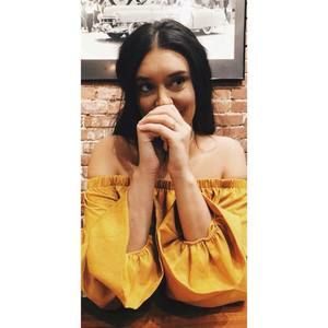 Meet your Posher, Olivia